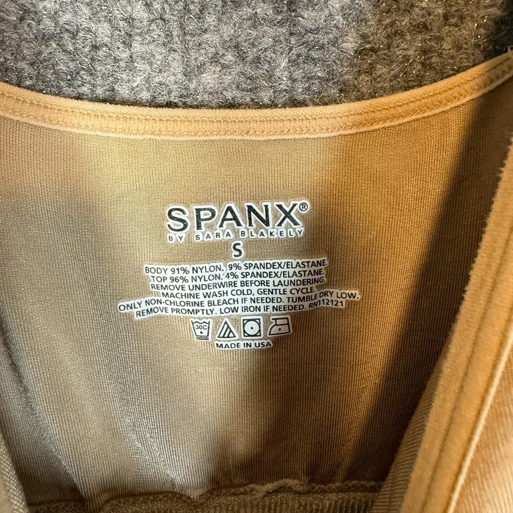 Spanx Shirt Womens Small Beige Tank Top Cami Shapewear Vneck Stretch No‎ Padding